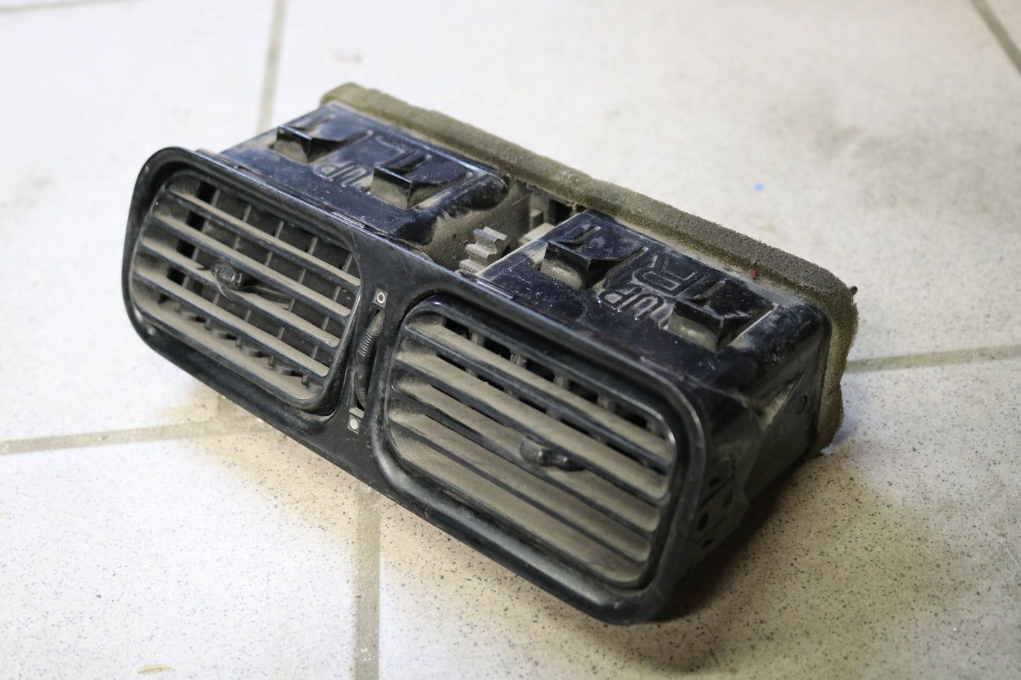 S13 Dash Vents central