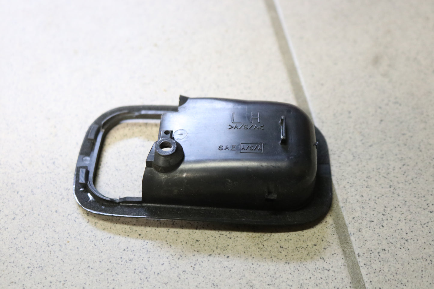 s14 Door handle trim Left