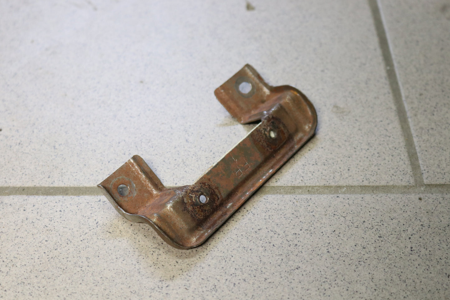s14 centre console bracket