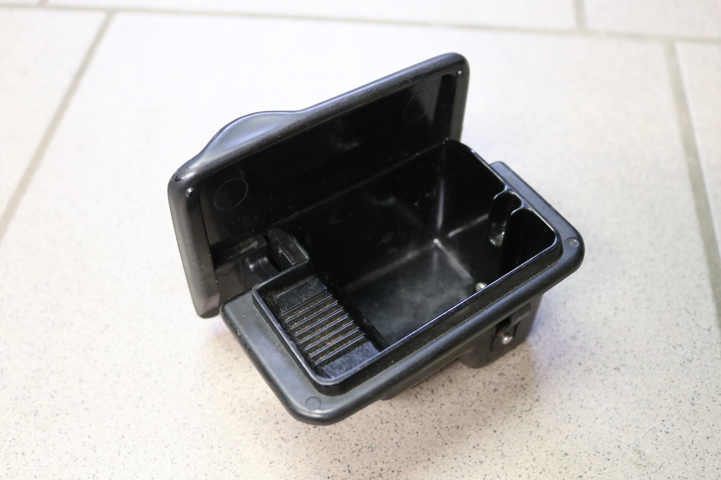 S13 LHD Centerconsole Ashtray / Coin holder - USED