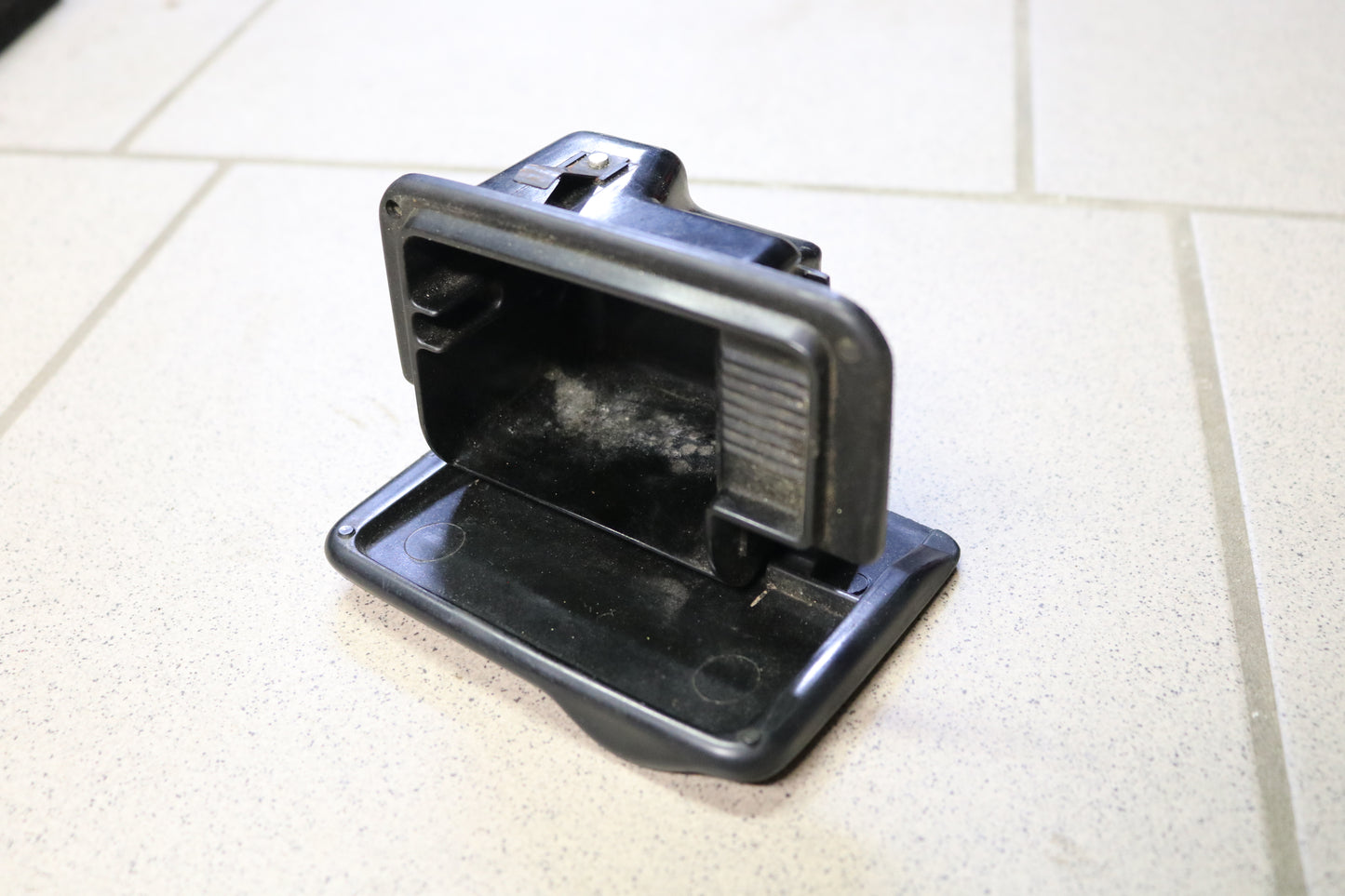 S13 LHD Centerconsole Ashtray / Coin holder - USED