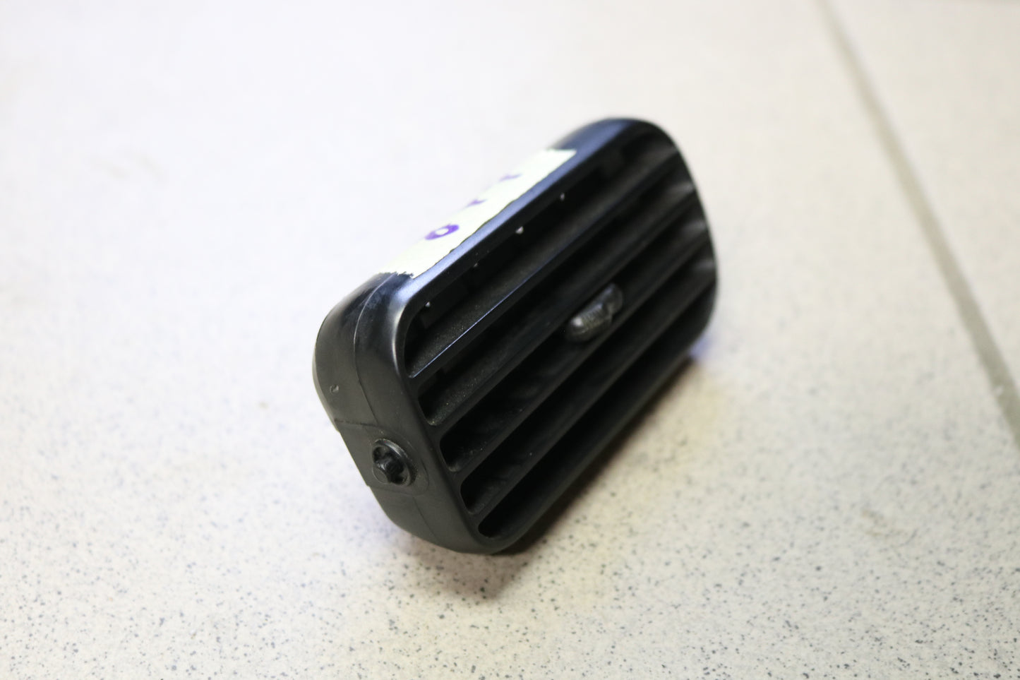 S13 Center Bevel Vent - USED